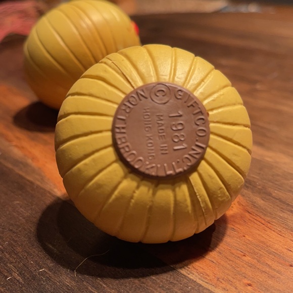 GIFTCO SMILING ONION S&P Shakers - Picture 5 of 7